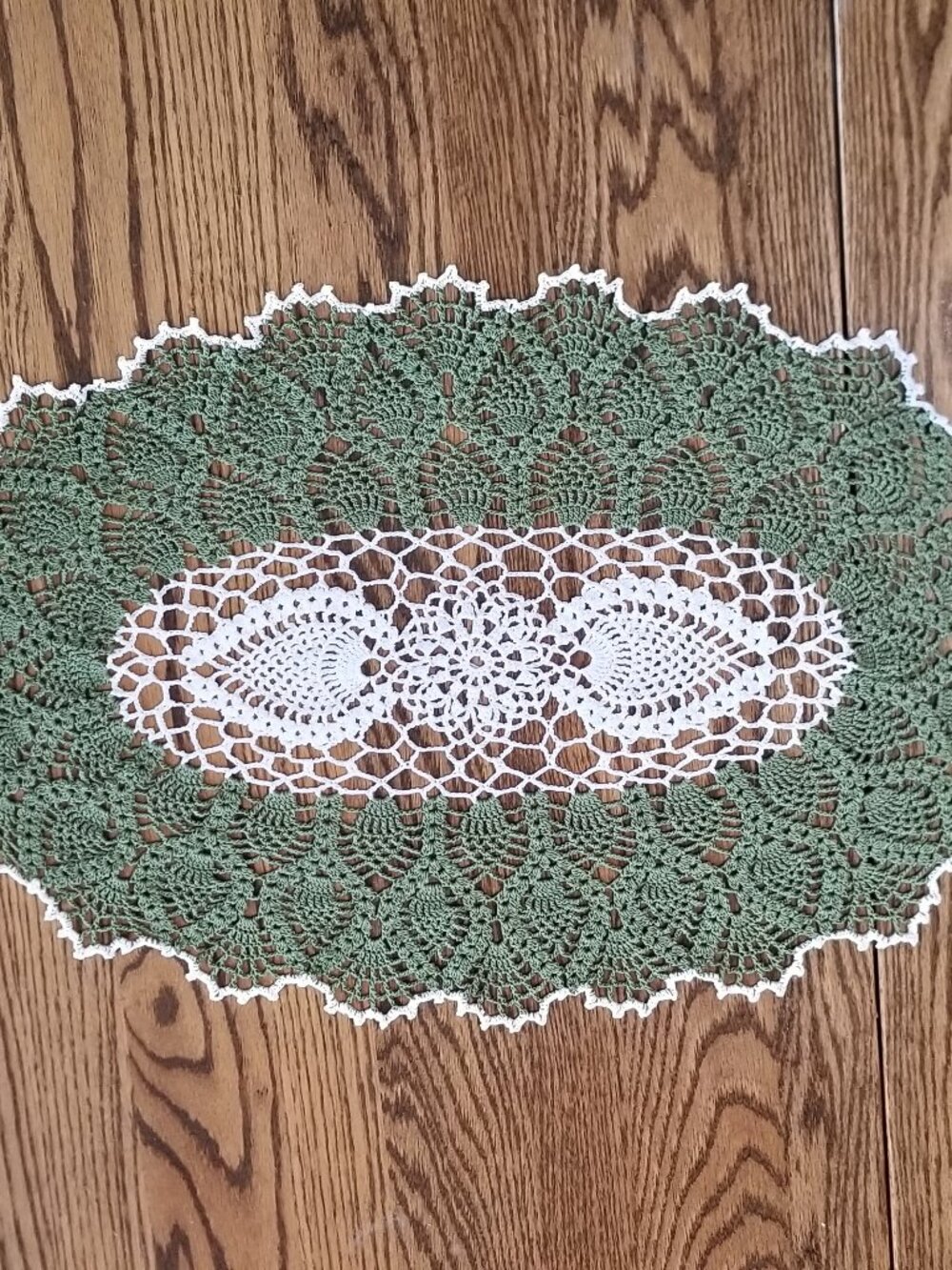 New Olive Green & White Vintage Style Pineapple Doily